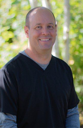 Headshot of Dr. Venn Peterson